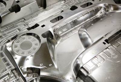 High-Performance Machine Improves Large Automotive Mold Machining 
