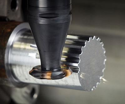 Milling with disc cutters fitted with indexable inserts