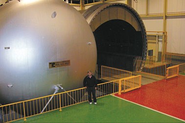 Inside Manufacturing: An autoclave for the 787 center wing box