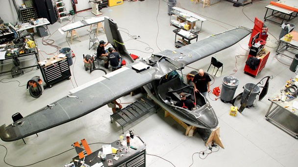 ICON Aircraft A5 features carbon fiber composite construction