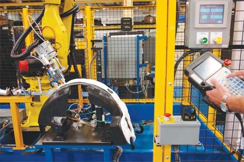 Robotic sonic welding cell at FPM Tooling and Automation
