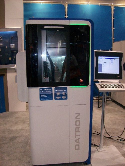 1077 - Datron Dynamics’ C5 milling machine