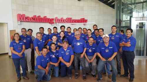 Este es el grupo de ingenieros de distintas empresas mexicanas de la industria automotriz, aeroespacial, proveedores de tecnología y talleres metalmecánicos de subcontratación que asistieron al evento de Iscar en Israel.