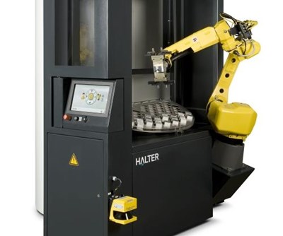Universal Robot Sets Up Quickly for Loading Applications