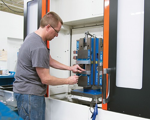 Run Job Machine New Jaws Speed Change-Over for Short-Run Jobs | Modern Machine Shop