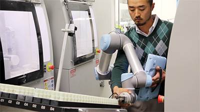 Collaborative Robots Cut Crown Production Time