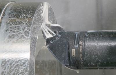 Turning Toolholders Deliver High-Pressure Coolant