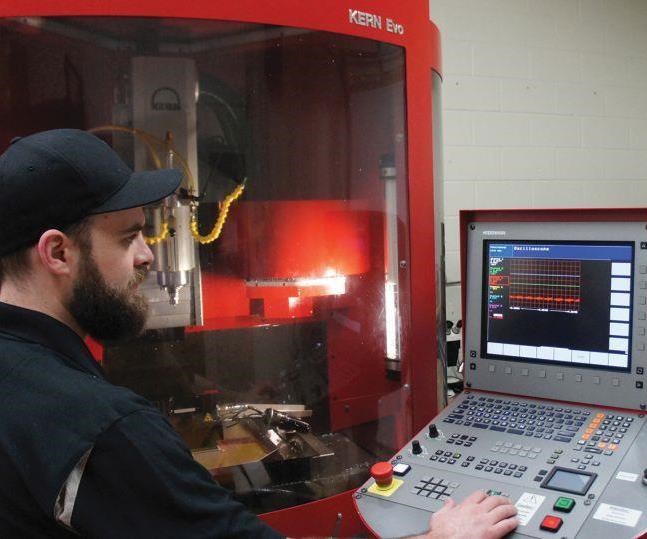 Andrew Sweeting, Integral Machining’s production manager and the chief operator of the Kern Evo, demonstrates the Heidenhain CNC’s oscilloscope.