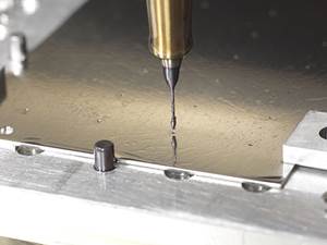 Centro de mecanizado vertical genera grandes avances en I&D en aplicaciones microscópicas