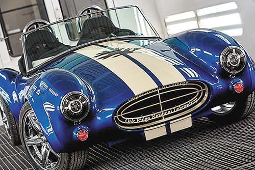 El famoso Shelby Cobra fue impreso en 3D el año pasado en una máquina BAAM de Cincinnati Inc.
