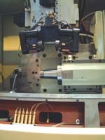 The autoloader serving the grinding machine