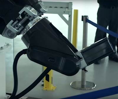 World’s First Machine Tool Robot Made from Carbon Fiber