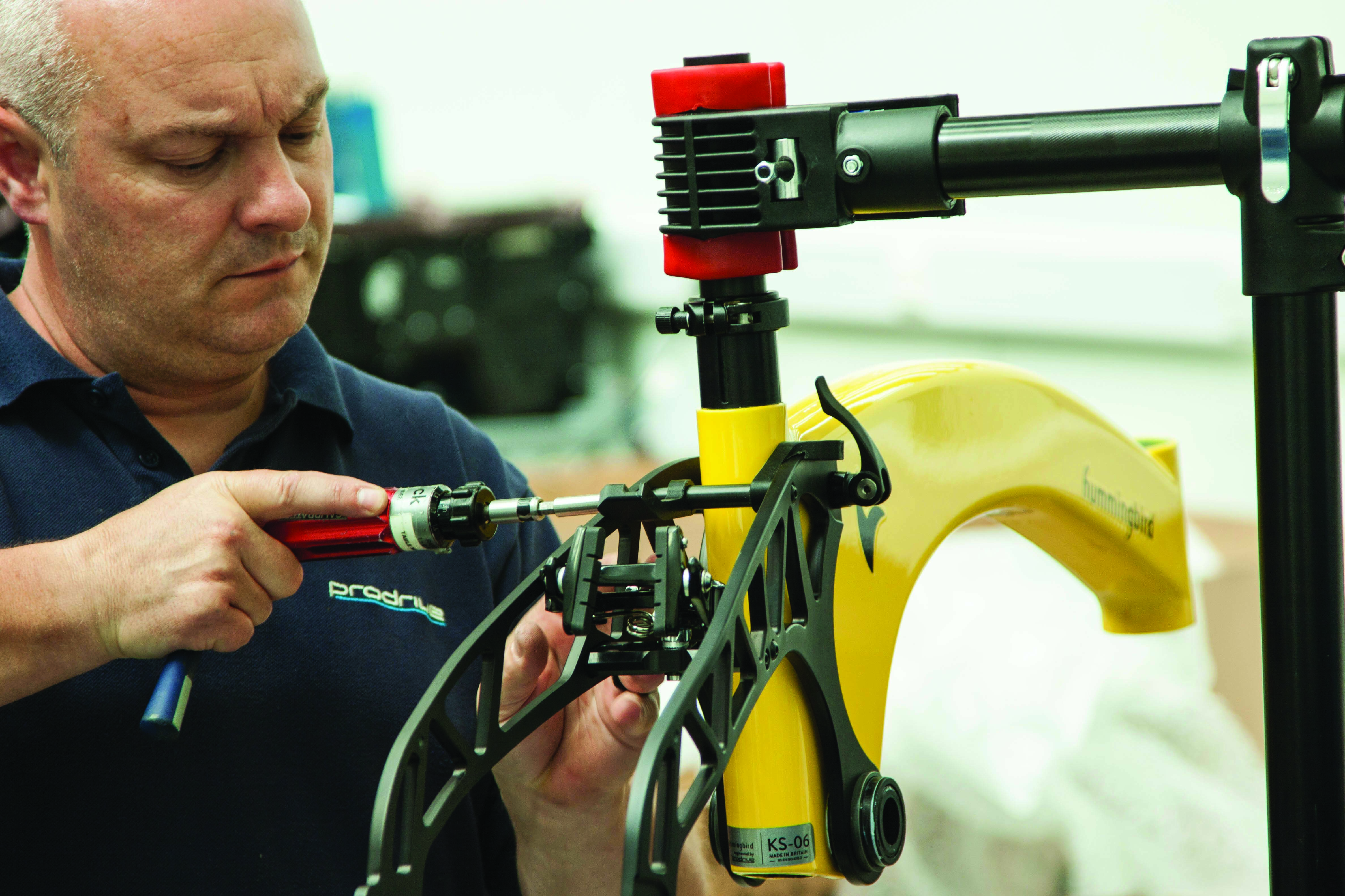 The Hummingbird is a carbon-fiber  intensive, hand-built, folding bike that weighs a mere 6.9 kg. It is being produced by a leading systems engineering firm in the UK that not only has powertrain innovations to its credit, but a long list  of motorsports victories.