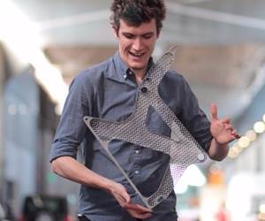 Andreas Bastian，研究科学家，Autodesk，带镁铸造飞机座椅框架