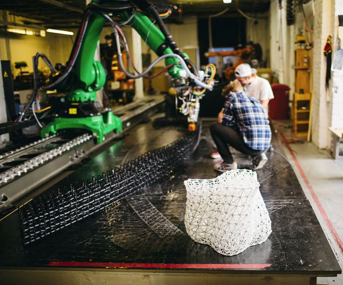 Kuka robot arm 3D printing in Branch Technology’s Cellular Fabrication (C-Fab) process