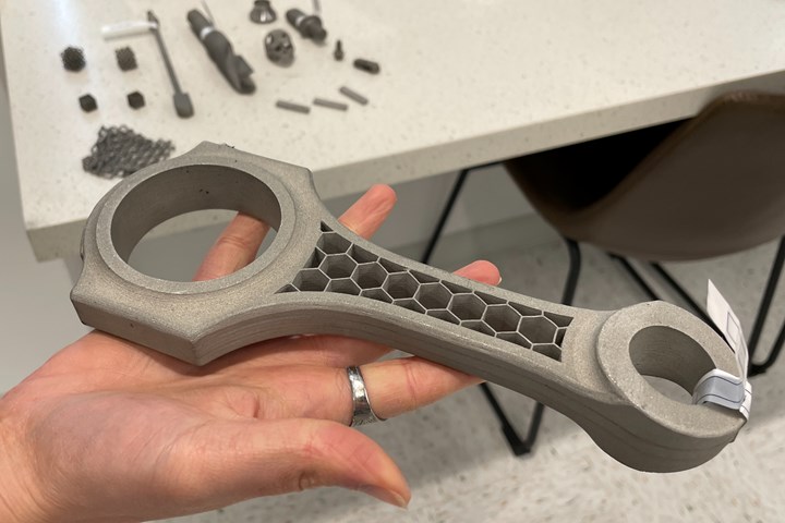 connecting rod 3d printed with binder jetting and UniJet stainless steel 