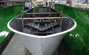 Carbon fiber/epoxy in production boats 