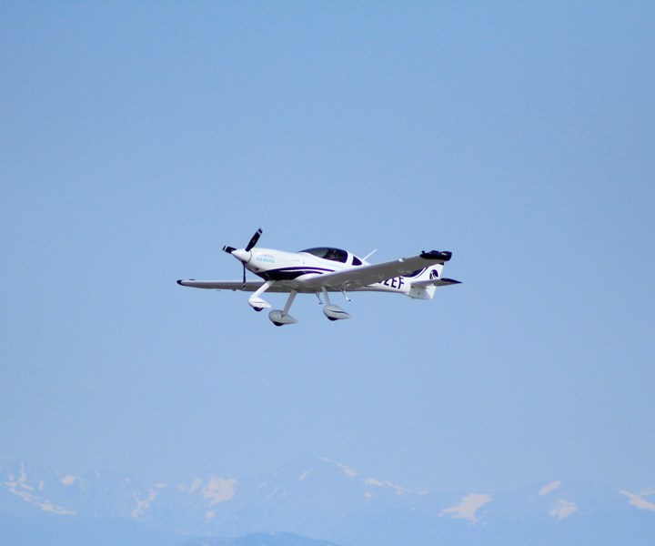 eFlyer 2 electric airplane