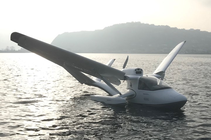 Novotech s.r.l. SEAGULL folding wing aircraft in water testing