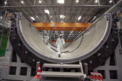 GE launches second production line for 107-meter wind turbine blade mold