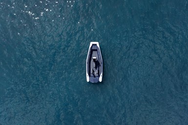 electric boat with recycled carbon fiber composites