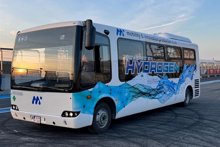 Mobility & Innovation, H2Bus powered by a Loop Energy fuel cell system.