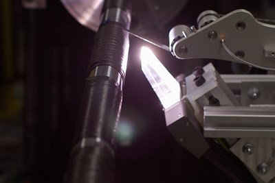 Broadband flash lamp heat source improves material deposition