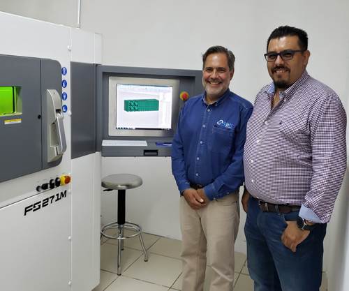 Max Jecklin (izquierda) y Humberto Garcia son socios y directores de la empresa Aceros Progresivos Mexicanos, que surgió por la necesidad de hacer componentes complejos y de geometrías intrincadas que demanda el sector de moldes.