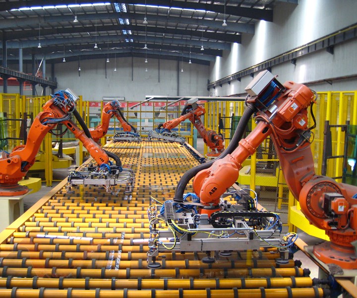 Hubo un crecimiento del 10% en los pedidos de robots para aplicaciones relacionadas con la manipulación y el trabajo de metal, del 24% en alimentos y bebidas, y del 7% en productos plásticos y químicos.