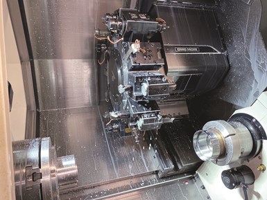McMellon Bros. se especializa en partes redondas y roscadas producidas en centros de torneado con herramientas vivas de doble husillo, como este.