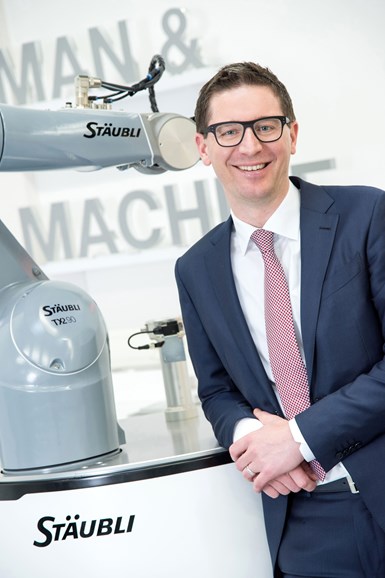 Peter Pühringer, gerente de División en Stäubli Robotics Bayreuth: “Ahora ofrecemos versiones especiales protegidas de todos los sistemas cinemáticos de robots”. Foto: Stäubli Robotics.