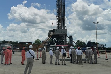 PEMEX anuncia descubrimiento de campo de petróleo en Tabasco con un volumen inicial estimado de entre 500 y 600 millones de barriles de petróleo crudo equivalente.