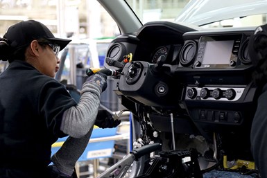 De acuerdo con información de INA, de enero a octubre de este año en Norteamérica se han dejado de fabricar 2.2 millones de automóviles por la falta de semiconductores.