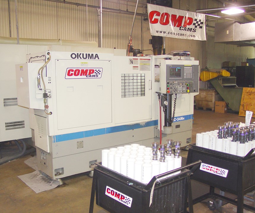 Comp Cams tiene nueve máquinas rectificadoras CNC para árboles de levas. 