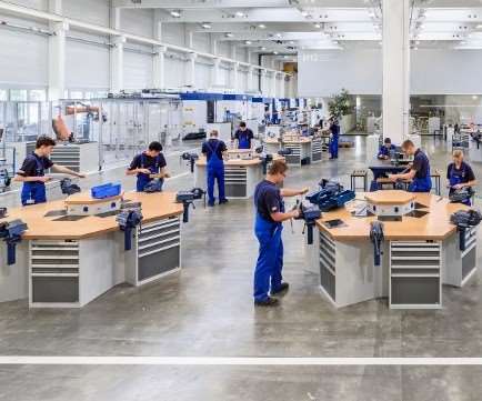 Machine tool supplier Grob's apprenticeship facilities in Mindelheim, Germany