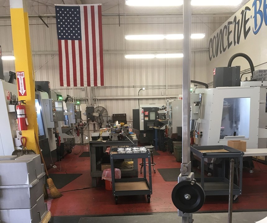 El taller en Rise Up Industries opera como una compañía metalmecánica típica y crea un ambiente que les permite a los aprendices experimentar la vida y el trabajo bajo condiciones del mundo real.
