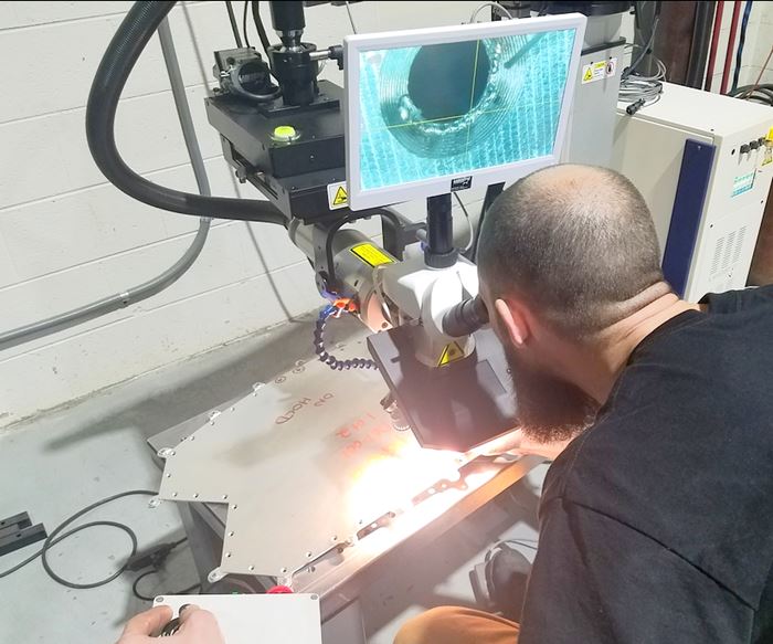 using a fiber laser to repair a plastics injection mold