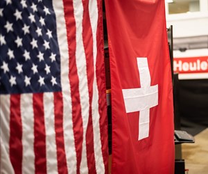 美国和瑞士国旗