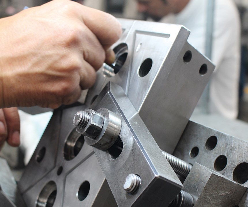 En el taller de moldes de PerPlast se llevan a cabo las operaciones de diseño, fabricación y mantenimiento