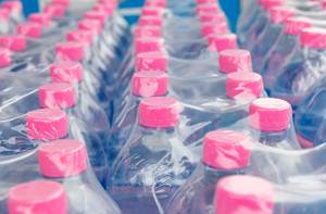 AGILITY CE, de Dow, está diseñado para usarse como embalaje secundario para el transporte de latas o botellas.