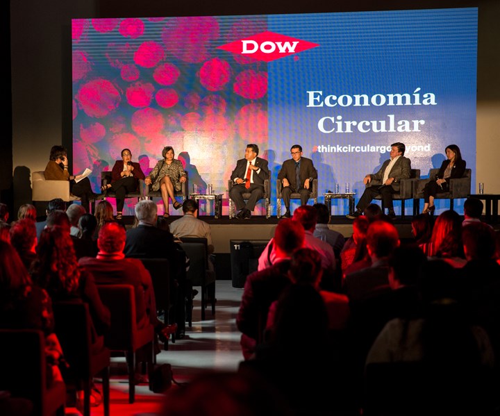 Panel sobre Economía Circular en el evento de Dow México.