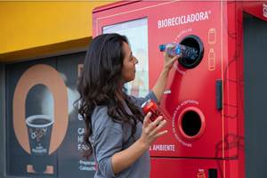 Las máquinas biorecicladoras permiten que los usuarios, al ingresar sus botellas de PET, HDPE o latas de aluminio, obtengan varios beneficios.
