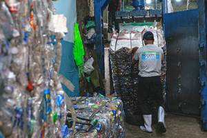 Plastic Bank evita que 2 mil millones de botellas de plástico lleguen al océano