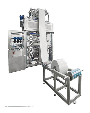 Serac presentó la tecnología para hacer botellas en una máquina de termoformado vertical.