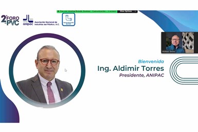 Ing. Aldimir Torres, presidente de ANIPAC, durante la apertura del Segundo Foro del PVC.