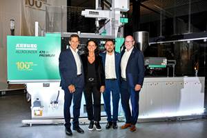 Durante la celebración de  los "100 años de la empresa de la familia Hehl" en Querétaro se presentó la máquina Allrounder 470 H por parte de altos directivos de la compañía.