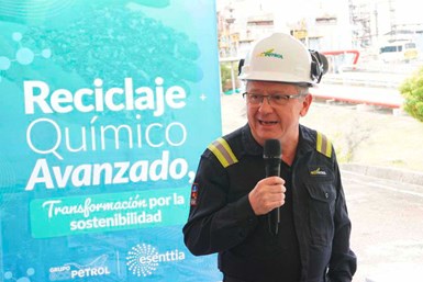 Juan Diego Mejía, presidente de Essentia, durante la ceremonia de apertura de la nueva planta de reciclaje químico avanzado en Barrancabermeja.
