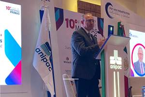 Ing. Aldimir Torres, presidente de la ANIPAC, en la apertura del 10° Foro de Materias Primas “Futuro de la industria del plástico”.