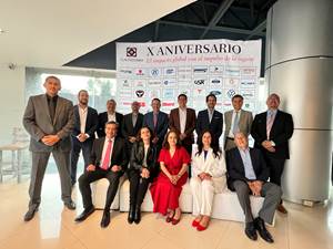 Durante la realización de la Asamblea General de Asociados de ClautEdoMex se conmemoró el aniversario número 10 de la agremiación.