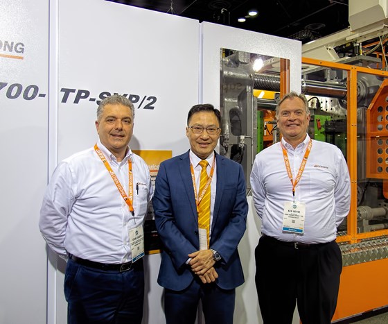 C.K. Chiang, Chen Hsong president-manufacturing, between Erik Eggen (left) and Ken Heyse of CH-America